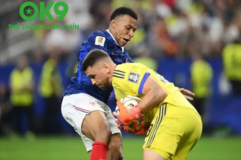Pha bóng xấu chơi của Mbappe Pha bóng xấu chơi của Mbappe